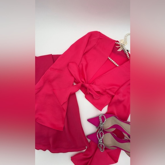 Pink Fuschia Satin Boohoo Crop and Mini Skirt Set - Picture 1 of 2